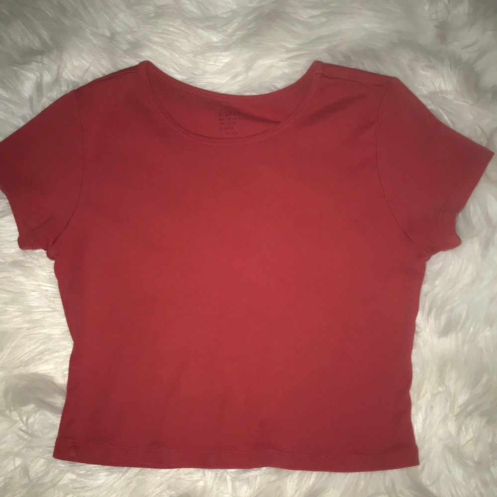 BRANDY MELVILLE cropped tee